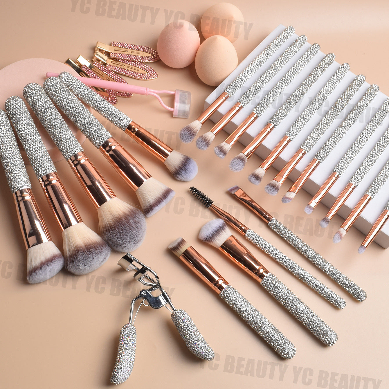 32-Piece Luxury Crystal Makeup Brush Gift Set with Headband, Hair Clips, Lash Comb & Storage Cup