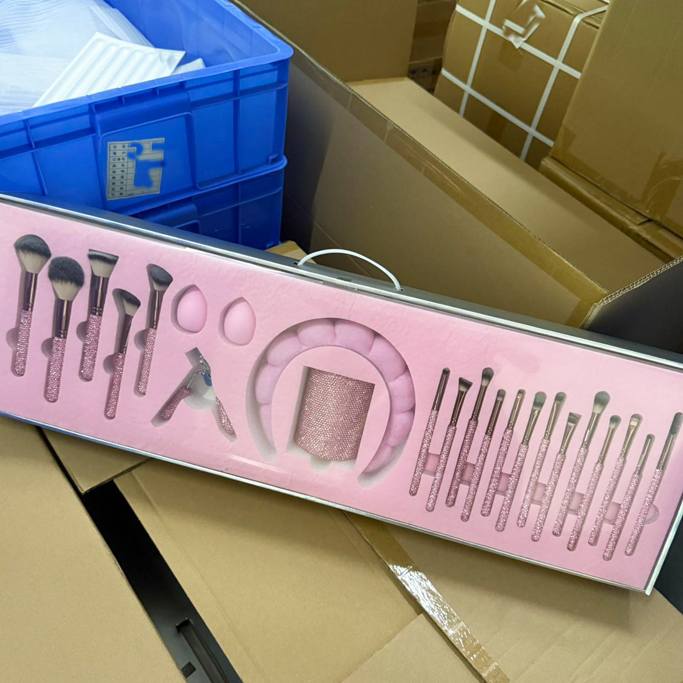 23-Piece Luxury Makeup Brush Gift Set with Crystal Brushes, Headband, Curler, Holder & Sponge